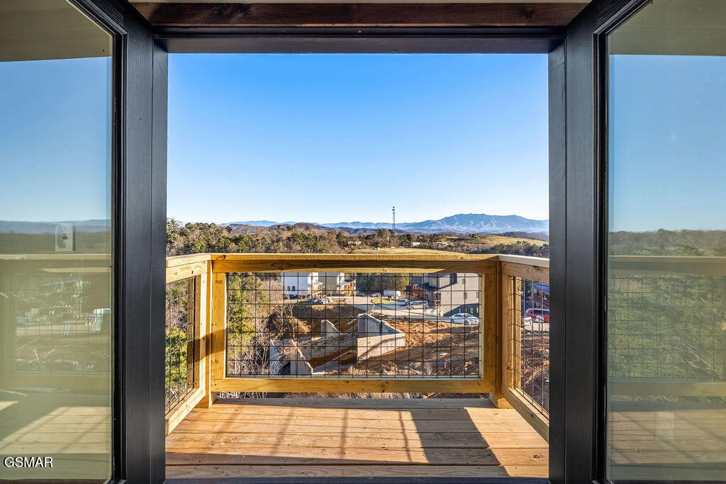 1567 Rainbow Ridge Way
