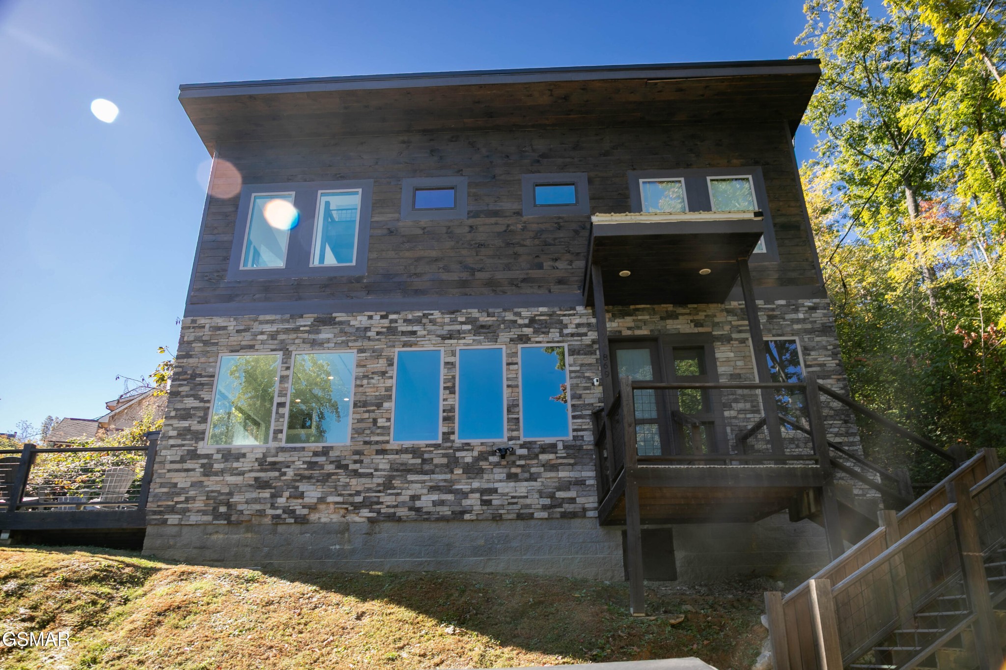 869 Chestnut Drive