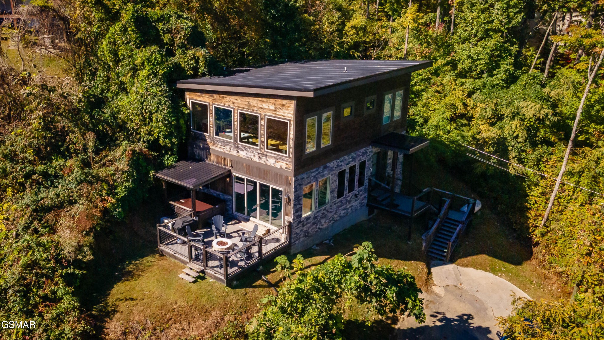 869 Chestnut Drive