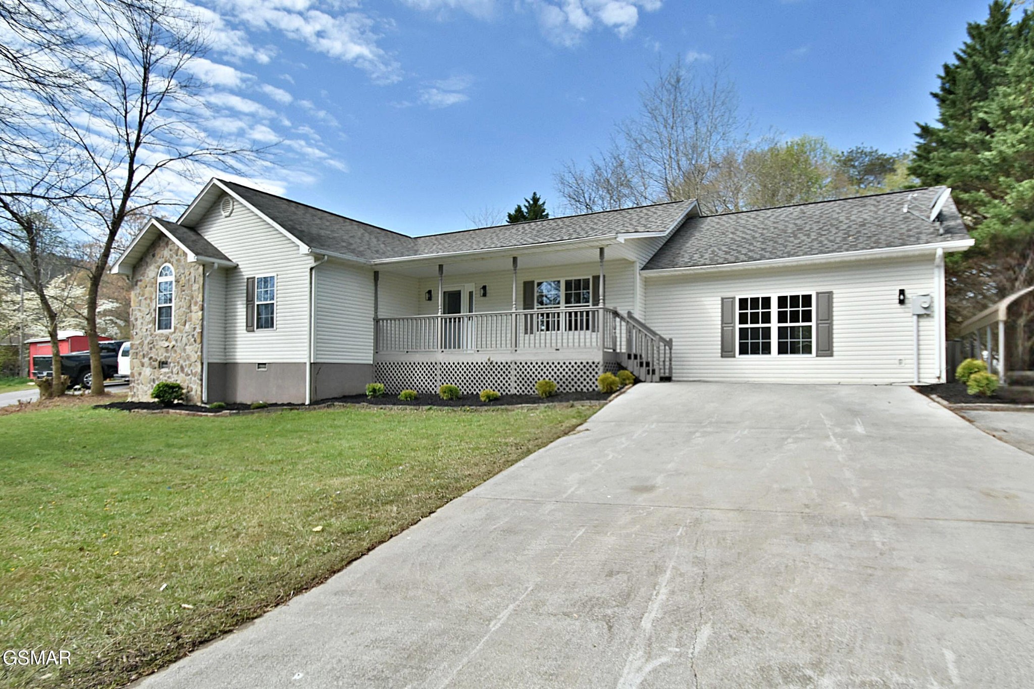 2913 Village Lane
