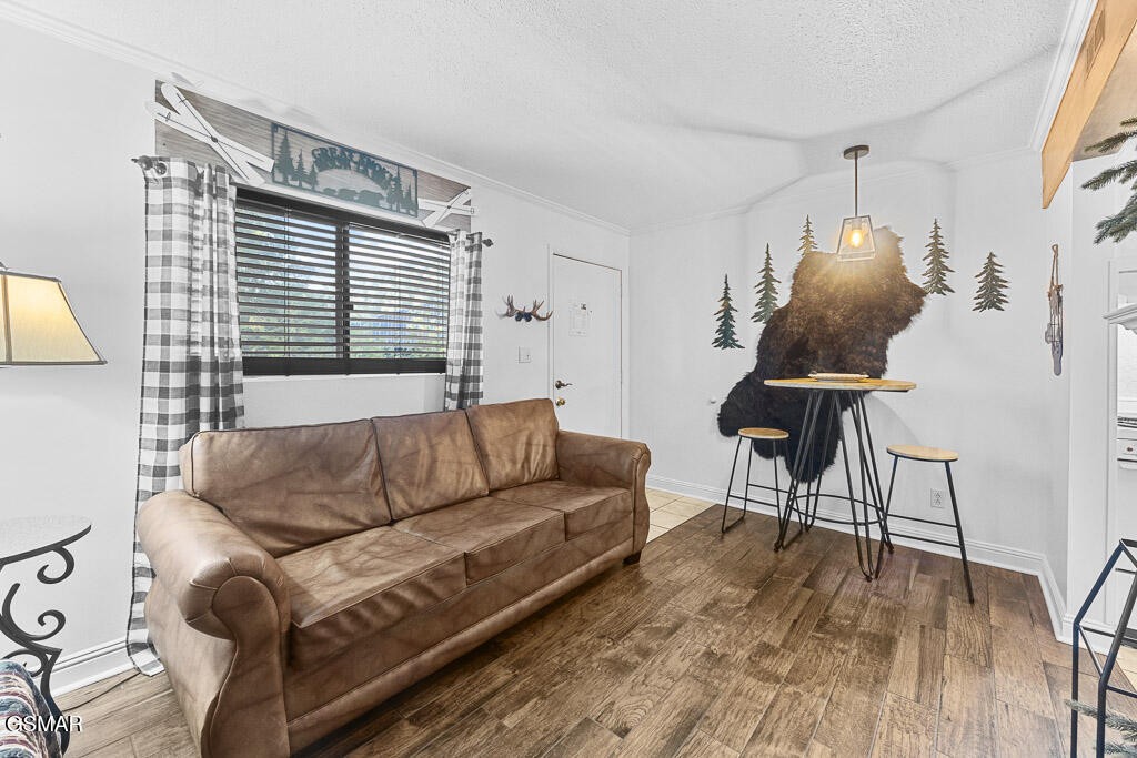 685 River Rd
