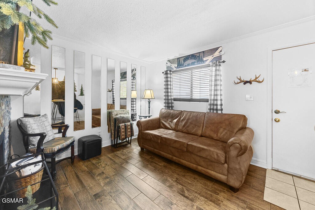 685 River Rd