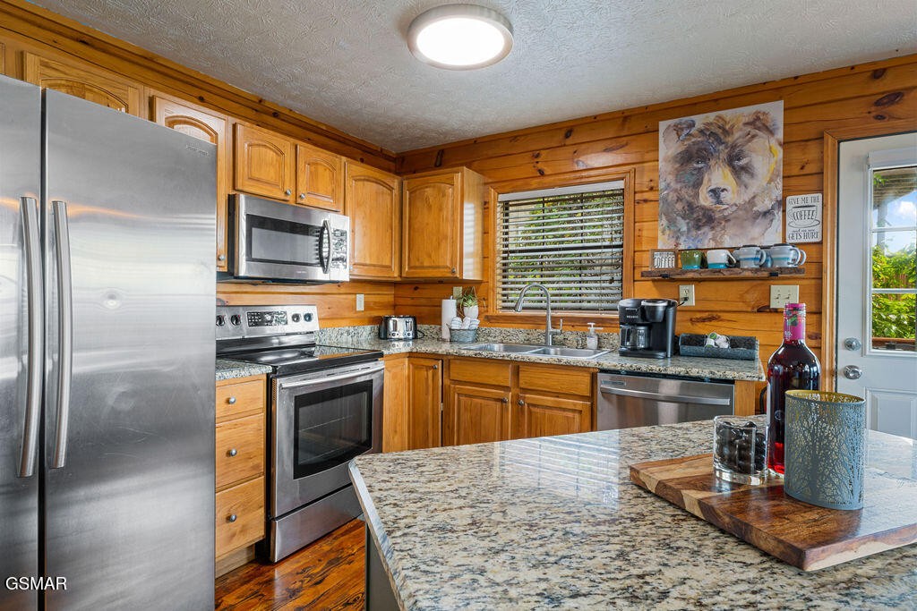 1582 Bears Den Way