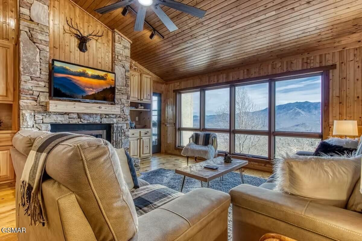 1130 Ski View Drive