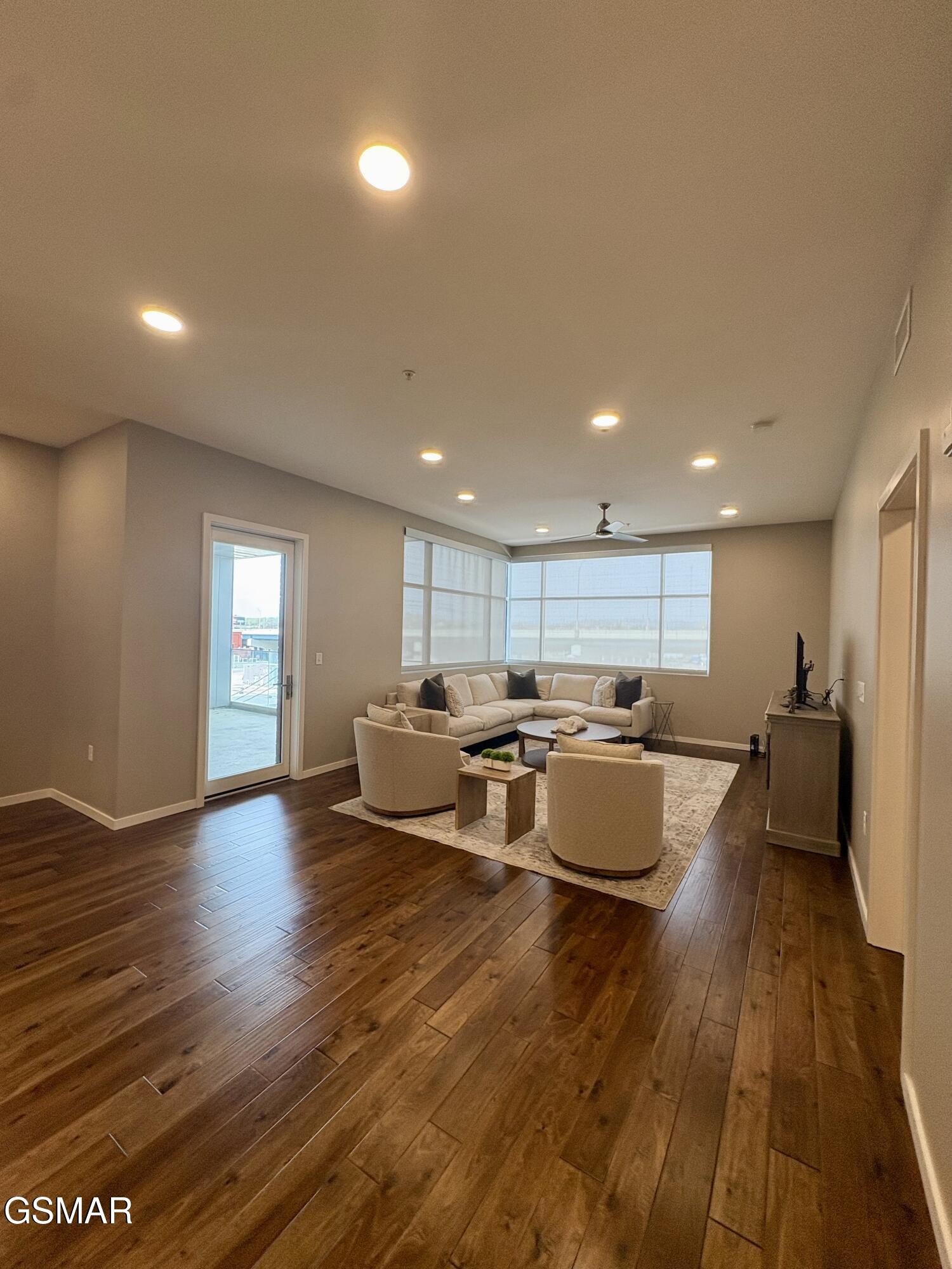 333 W Depot Avenue