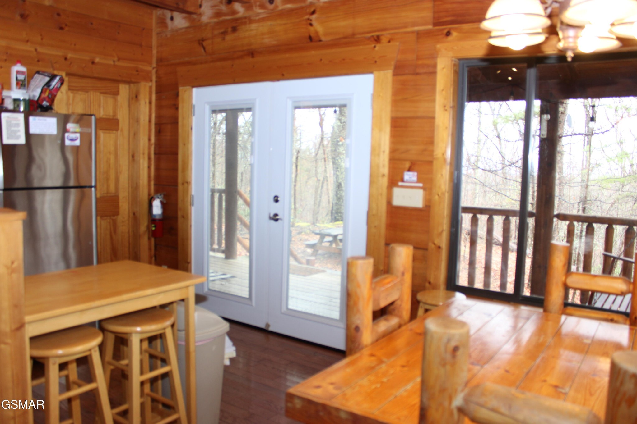 2232 E View Drive