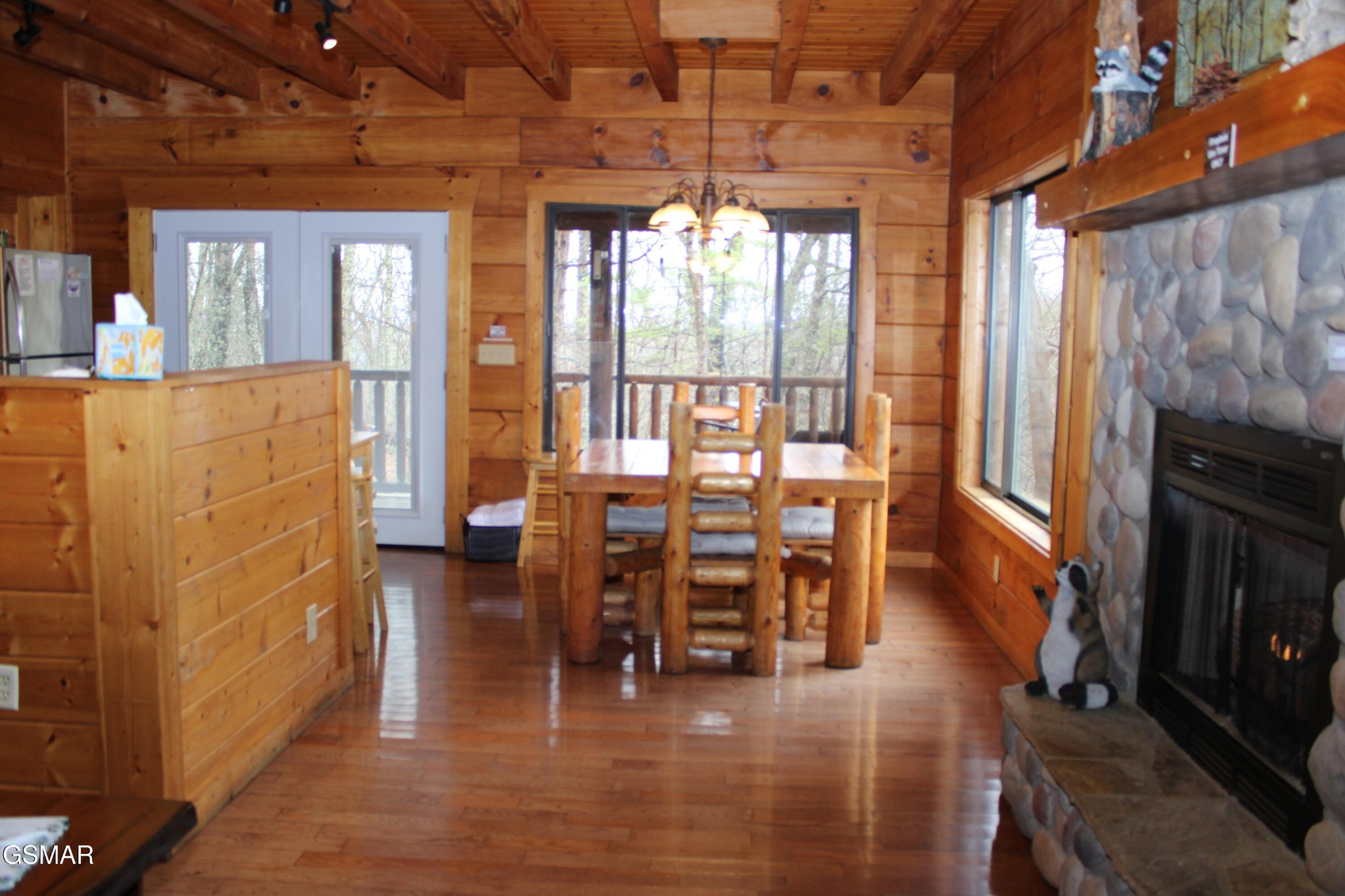 2232 E View Drive