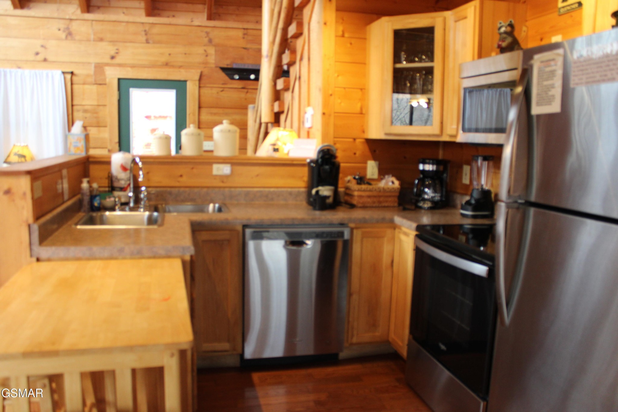 2232 E View Drive