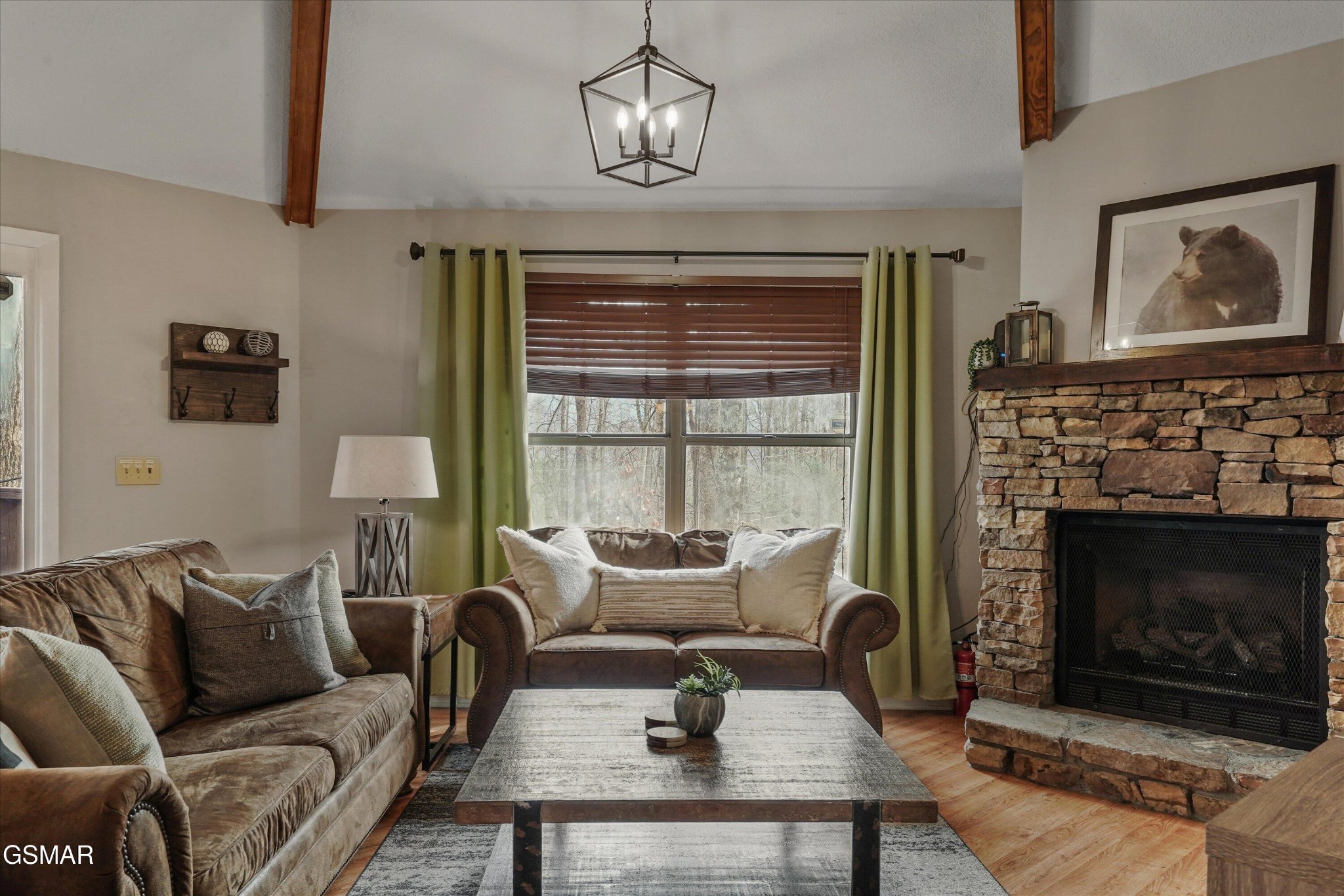 1103 Villa Lane