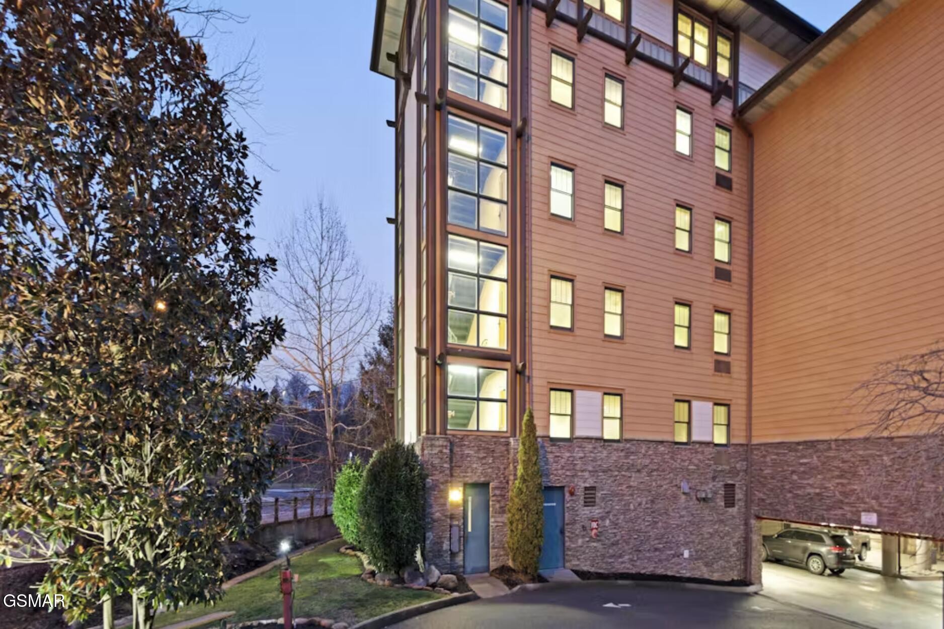 215 Woliss Lane