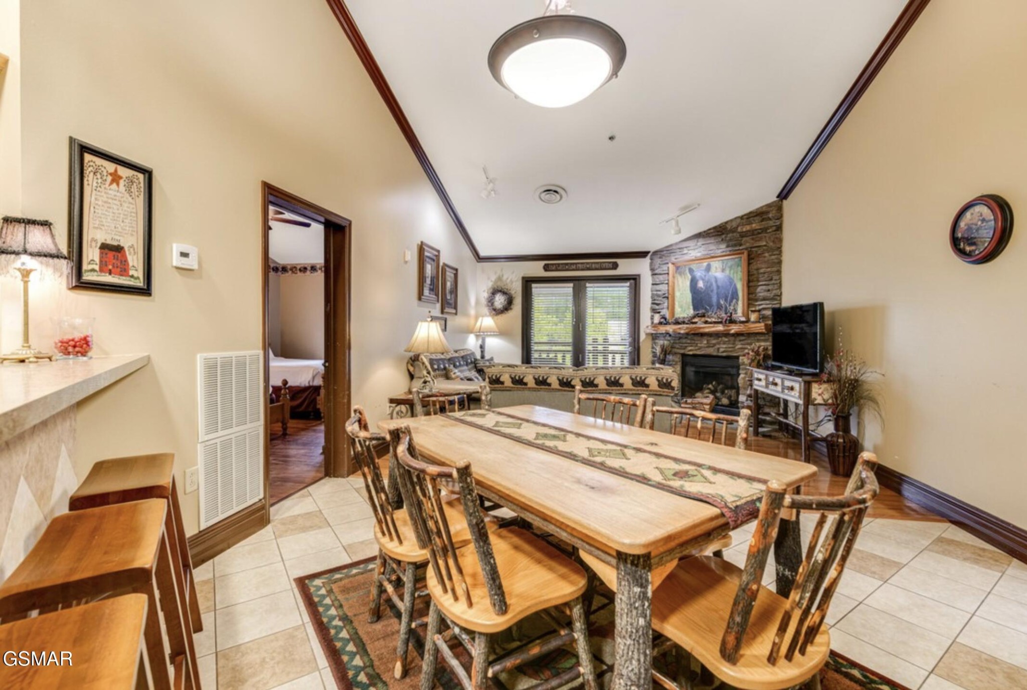 215 Woliss Lane