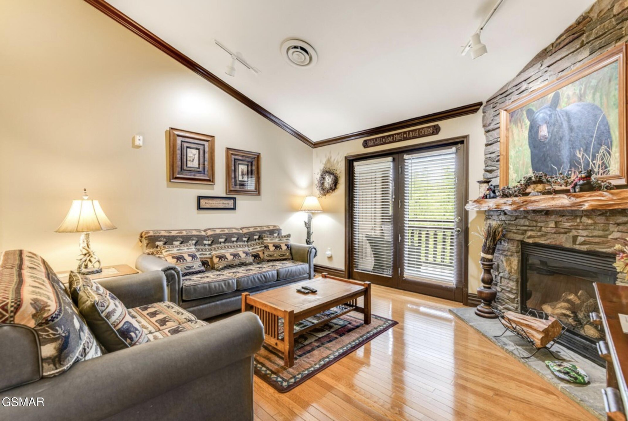 215 Woliss Lane