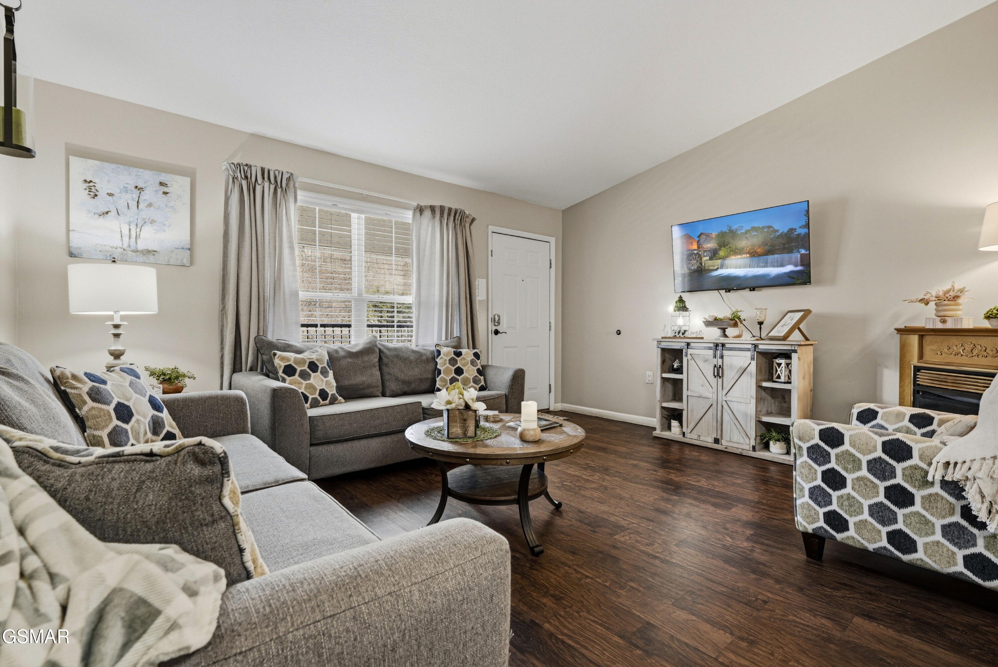 2743 Colonial Drive