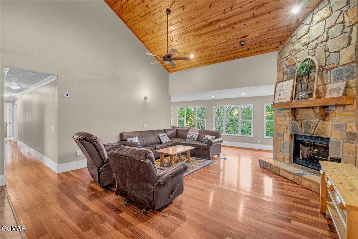1463 Red Cedar Lane