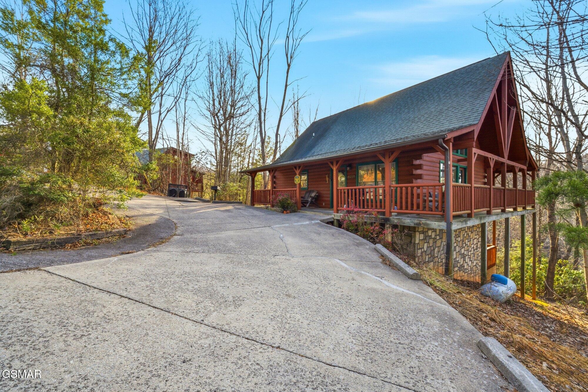 1713 Parkway View Court