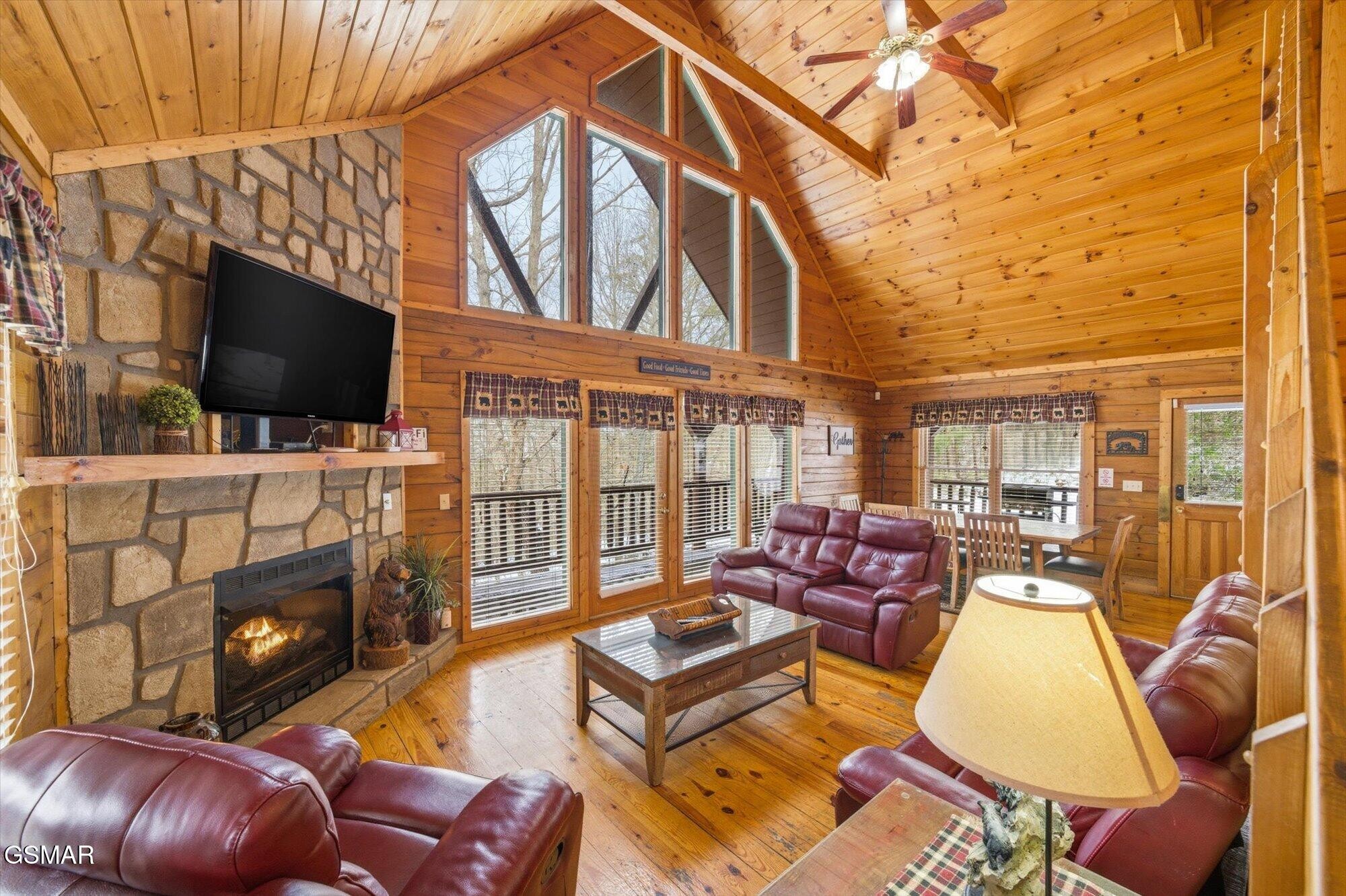 1713 Parkway View Court