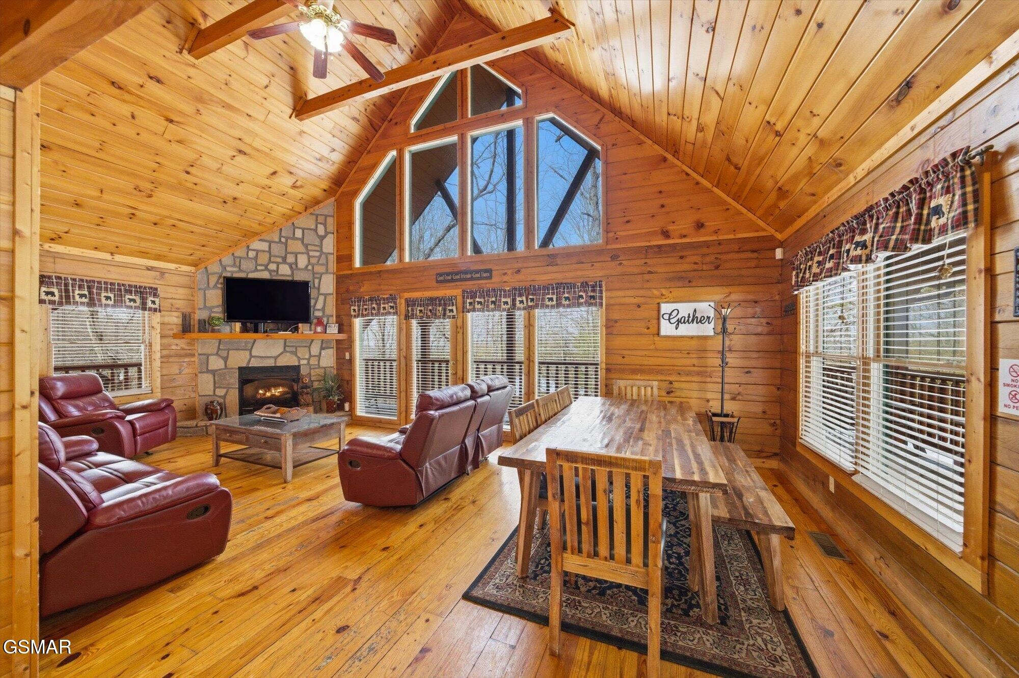 1713 Parkway View Court