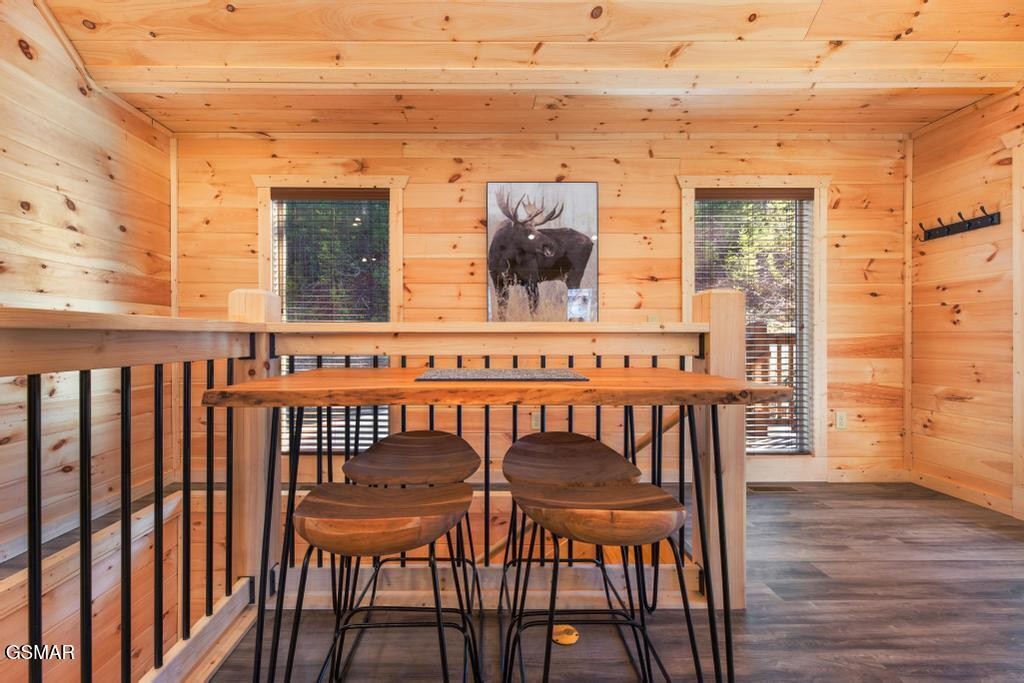 1110 Rocky Creek Way