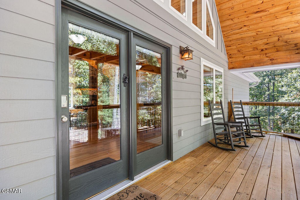 5042 Settlers View Lane