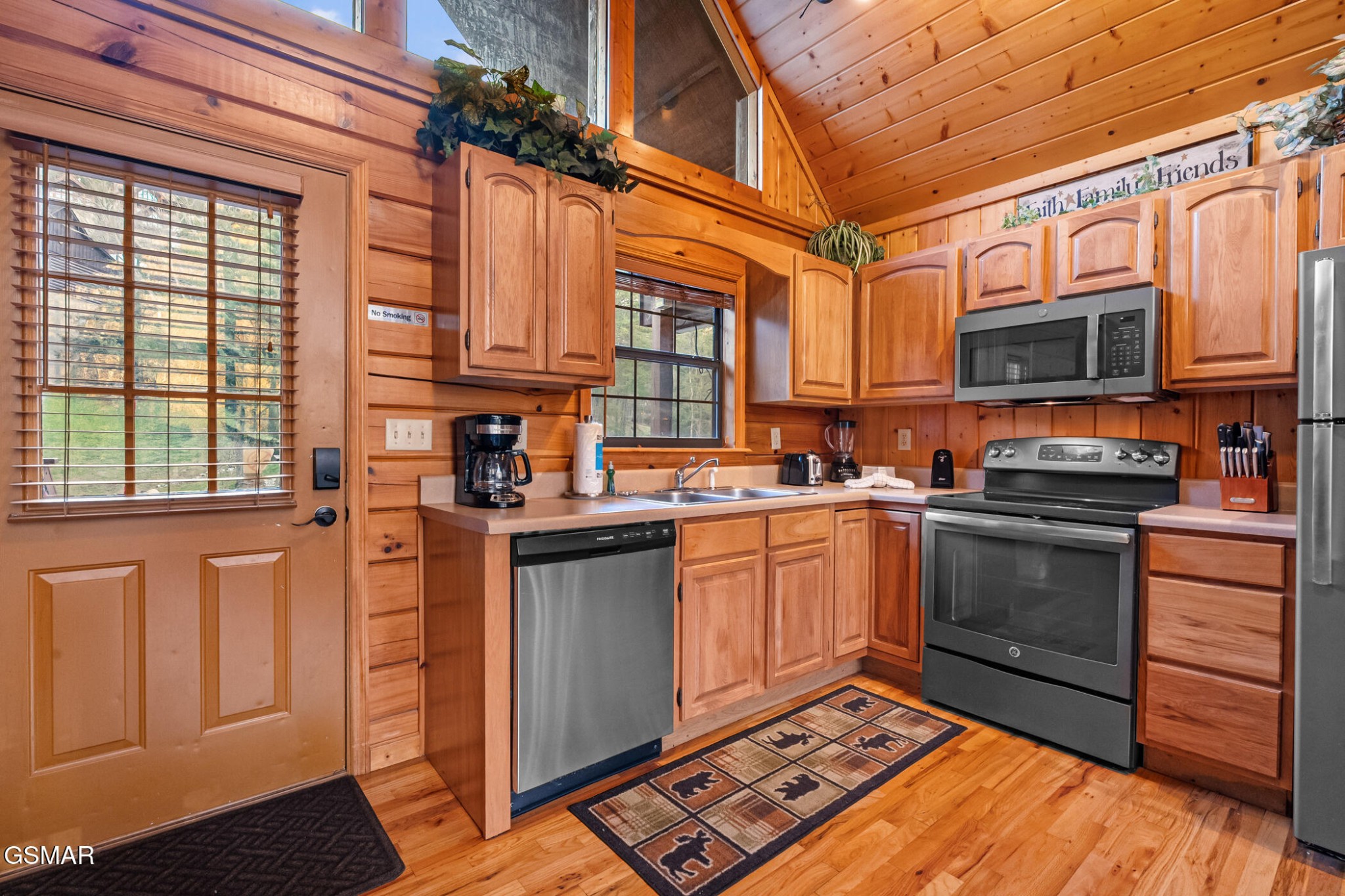 1509 Bears Den Way