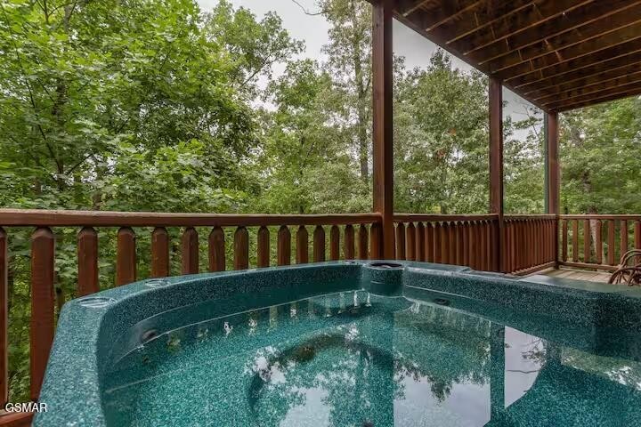 4532 Holly Forest Way