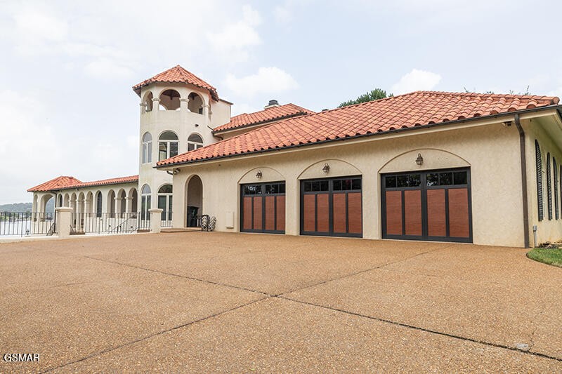 8719 Inlet Drive