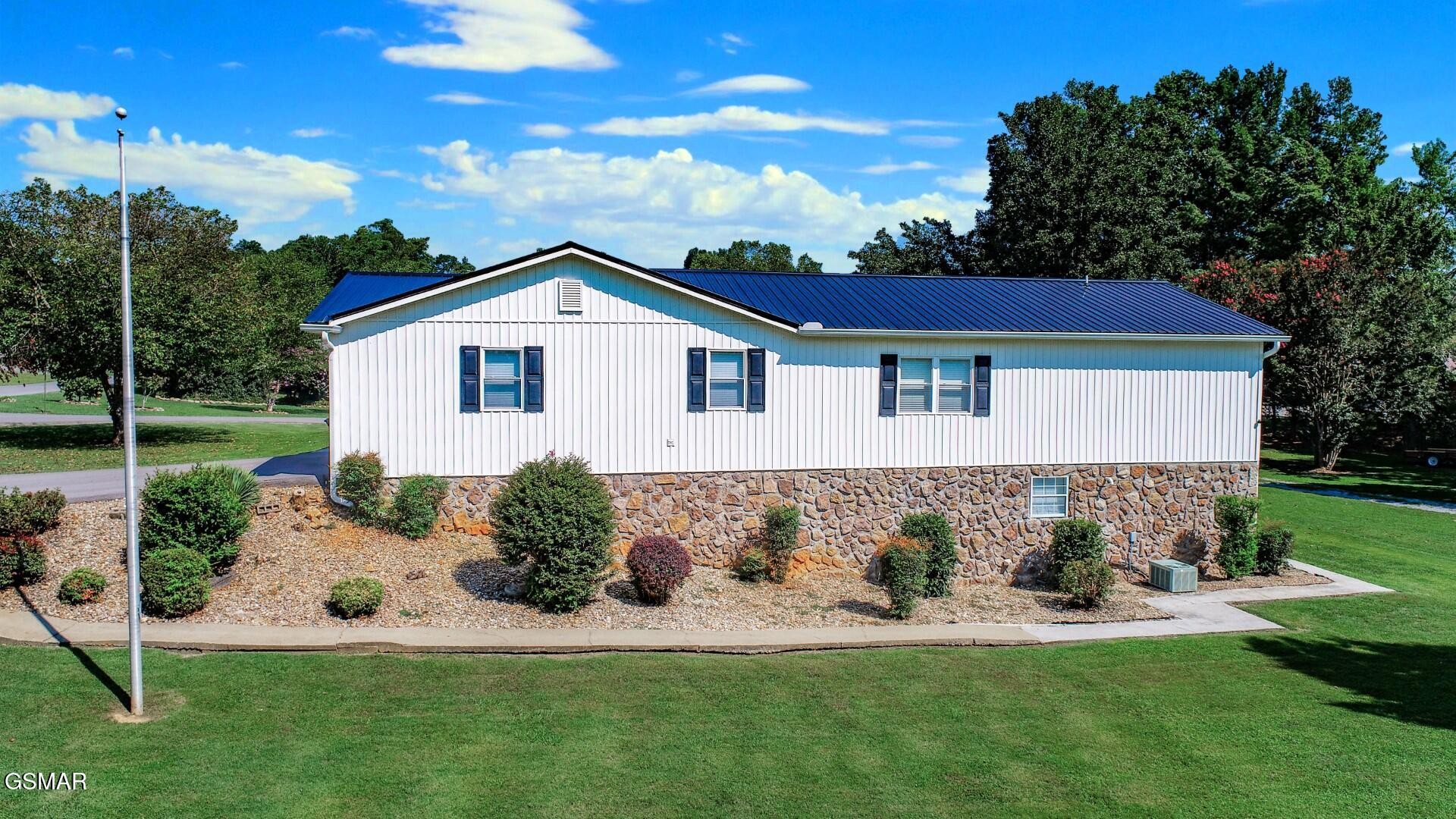 500 Buckingham Dr