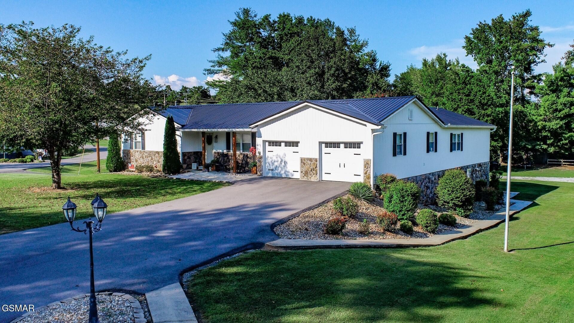500 Buckingham Dr