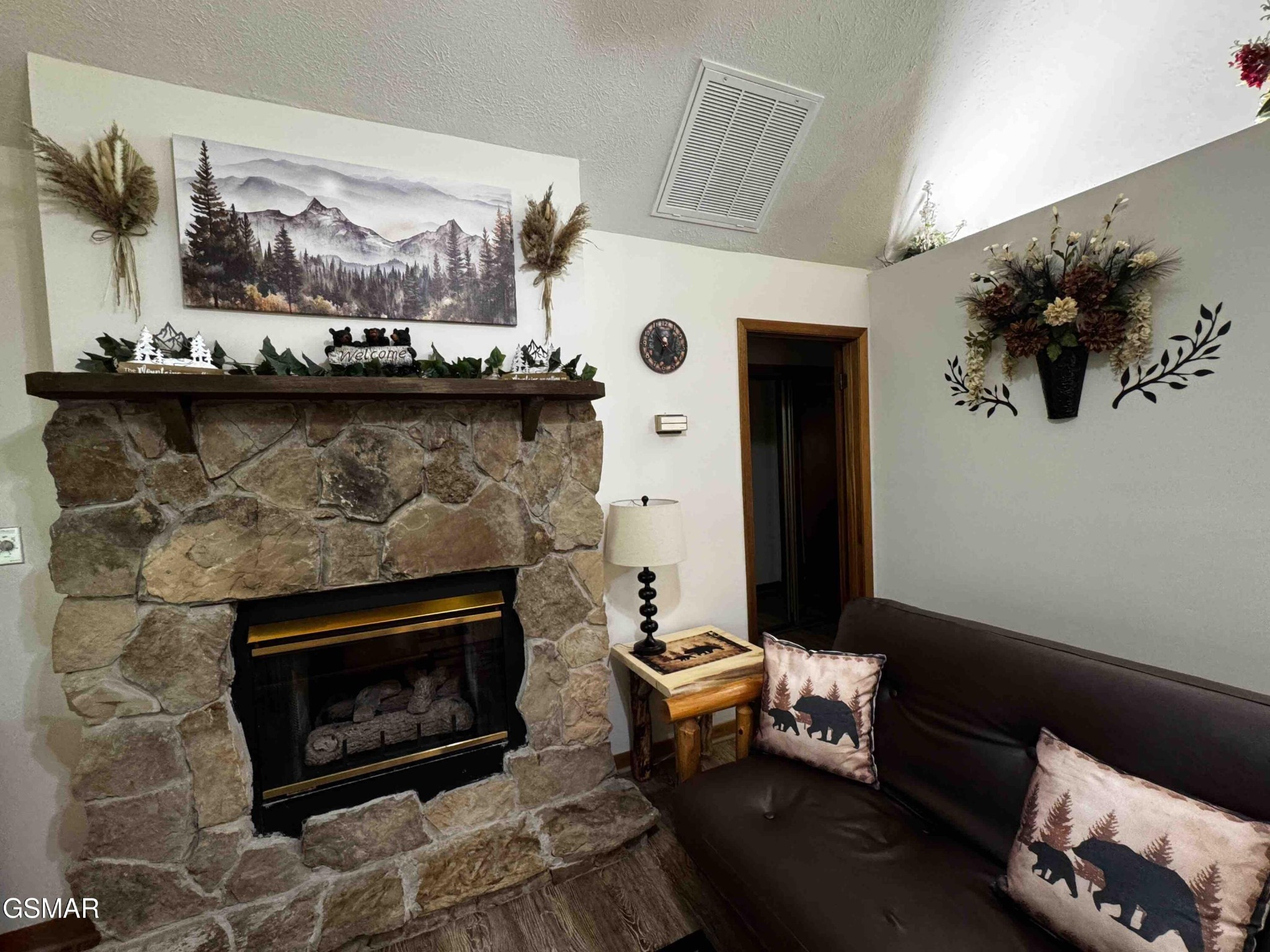 653 Oaks View Court