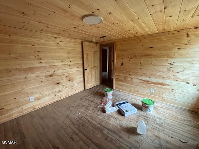 1211 Ski View Ln