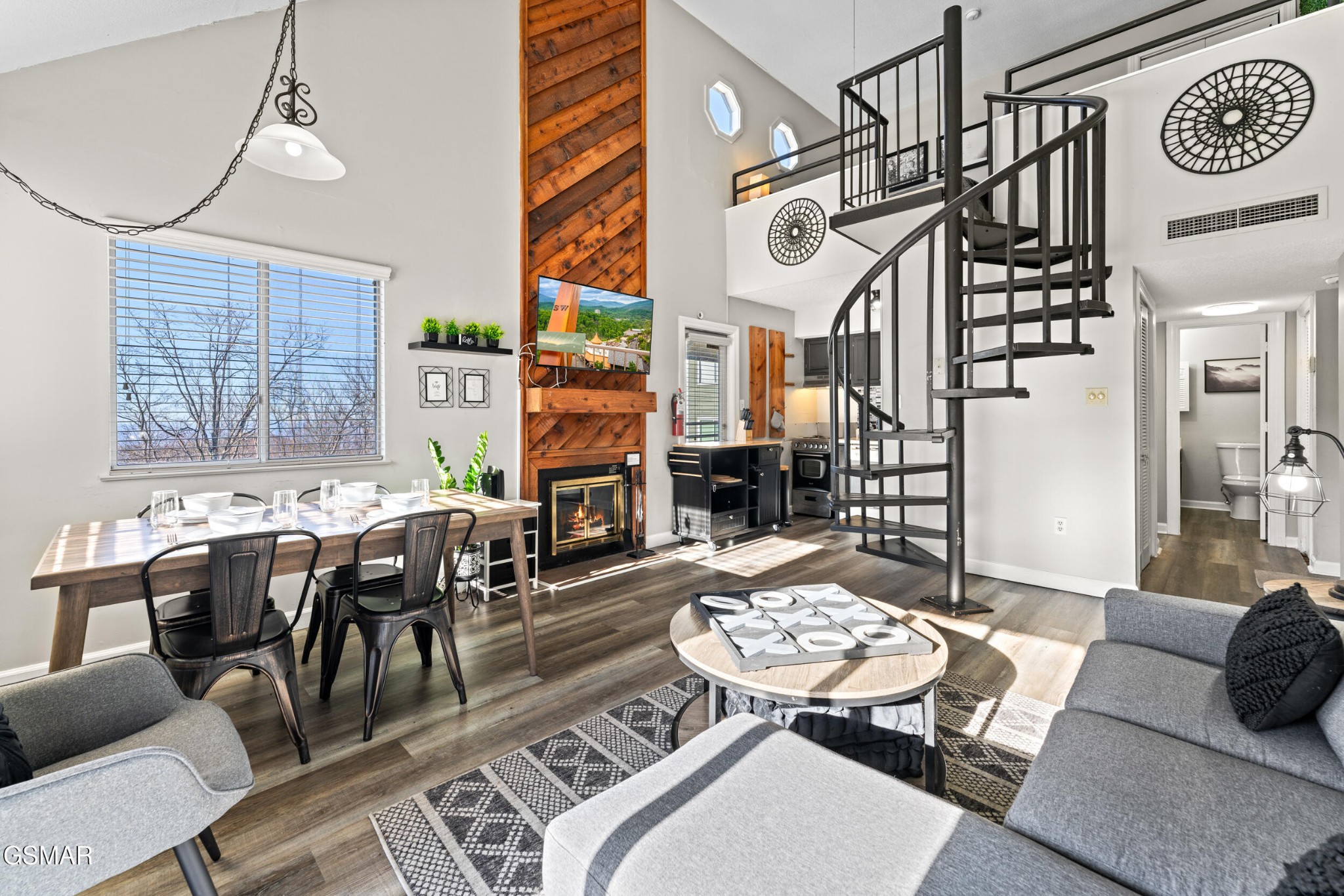 1260 Ski View Dr