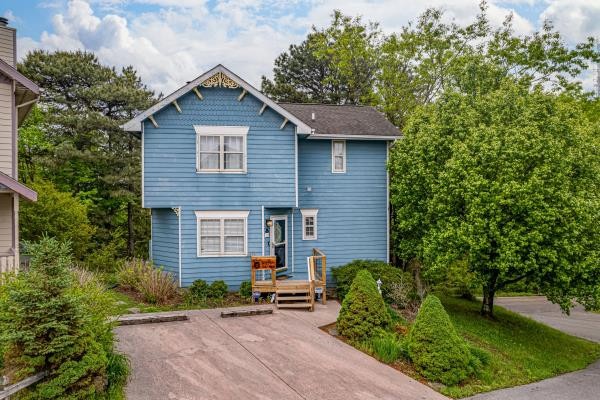 1386 Ski View Drive