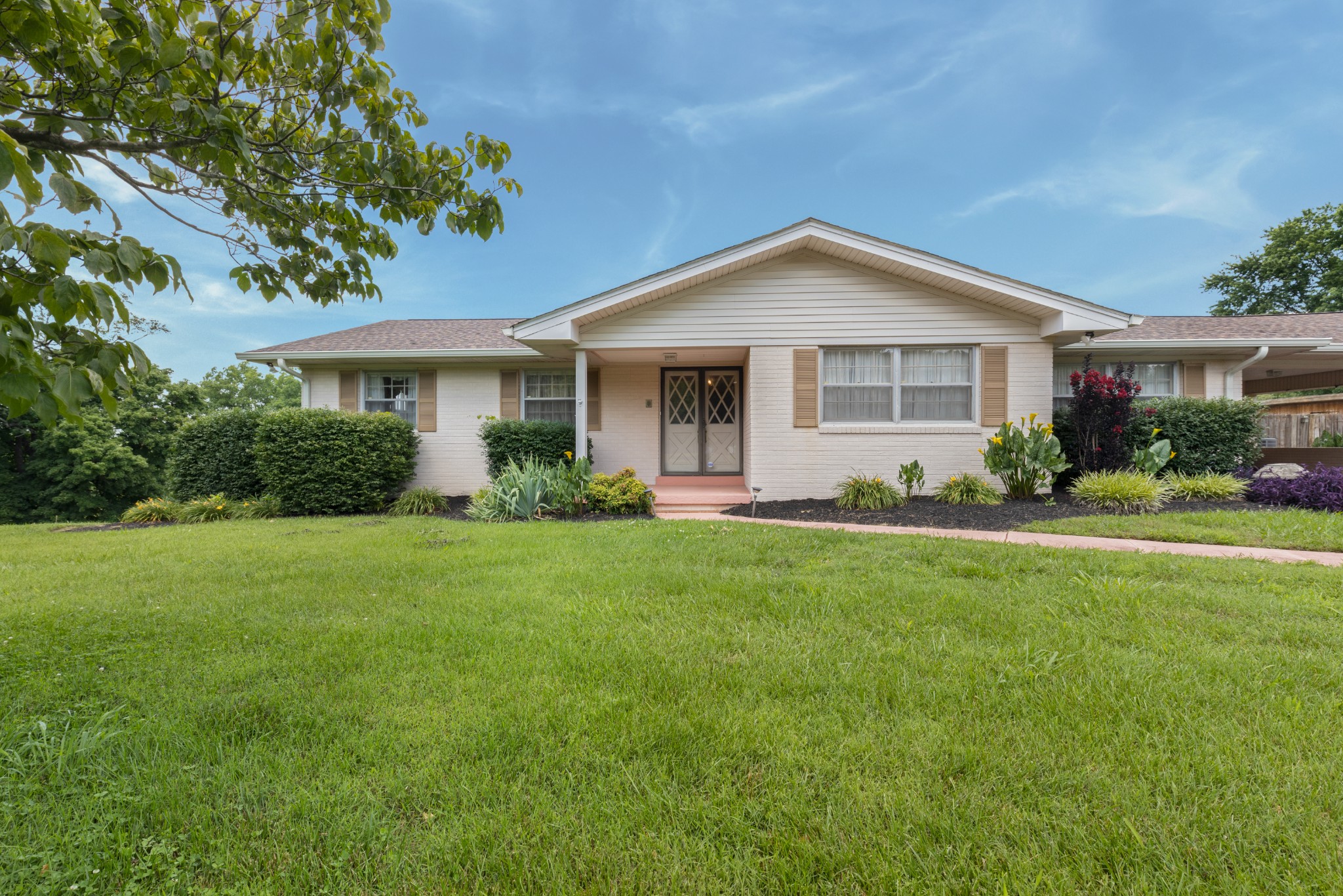 5528 Highway 76, E