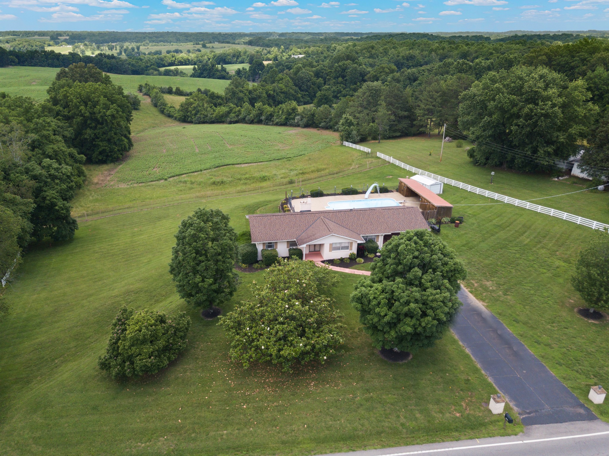 5528 Highway 76, E
