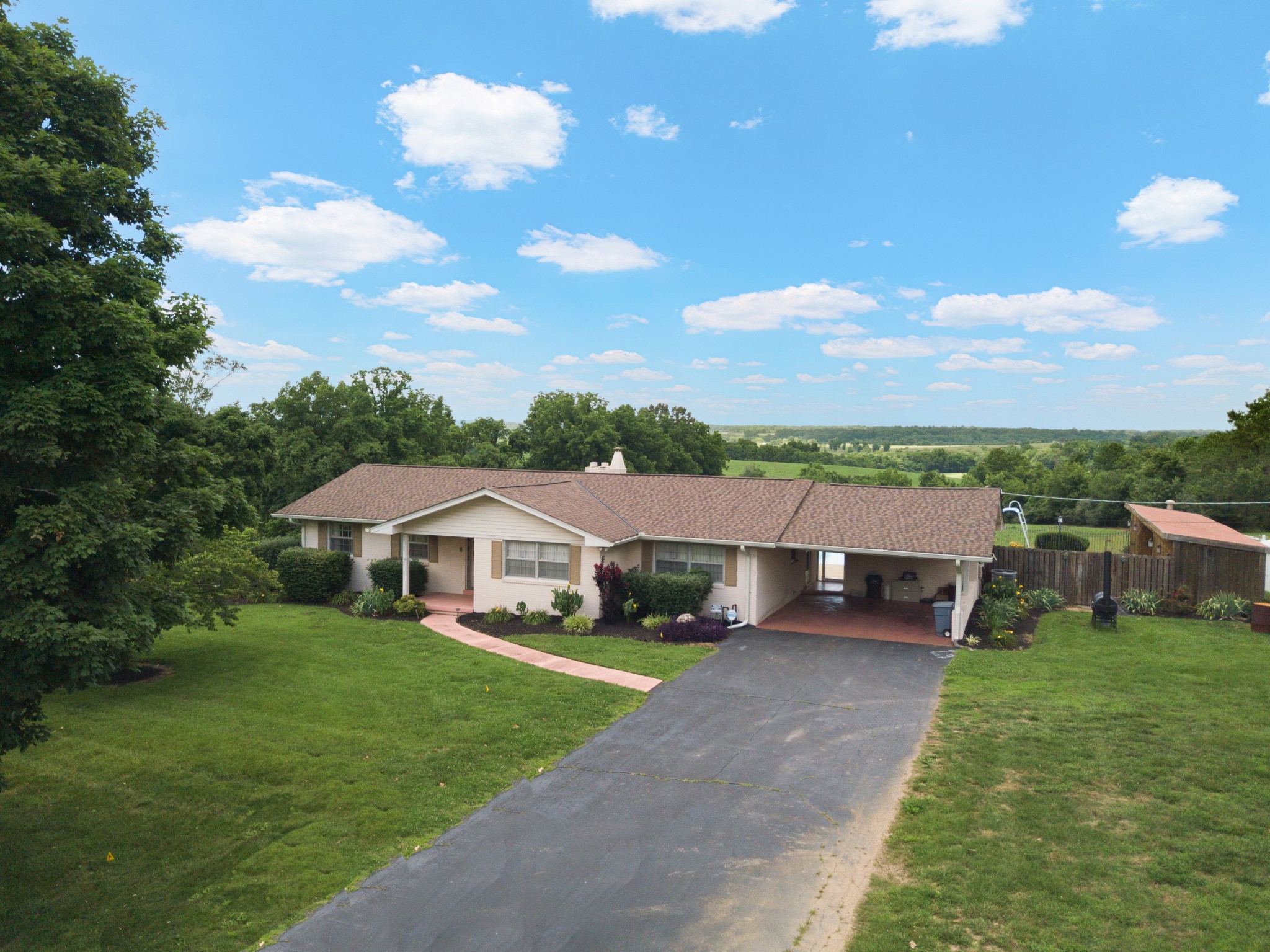 5528 Highway 76, E