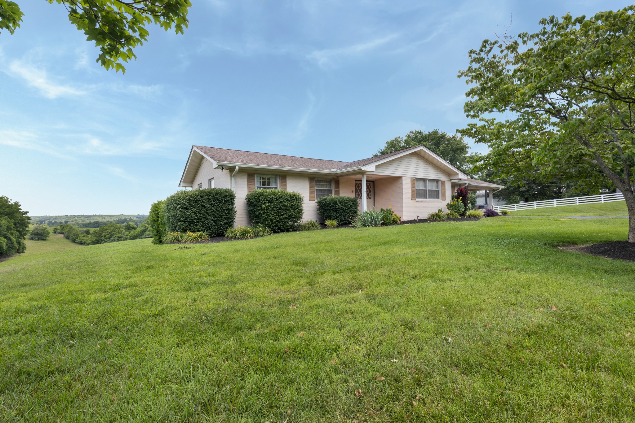5528 Highway 76, E