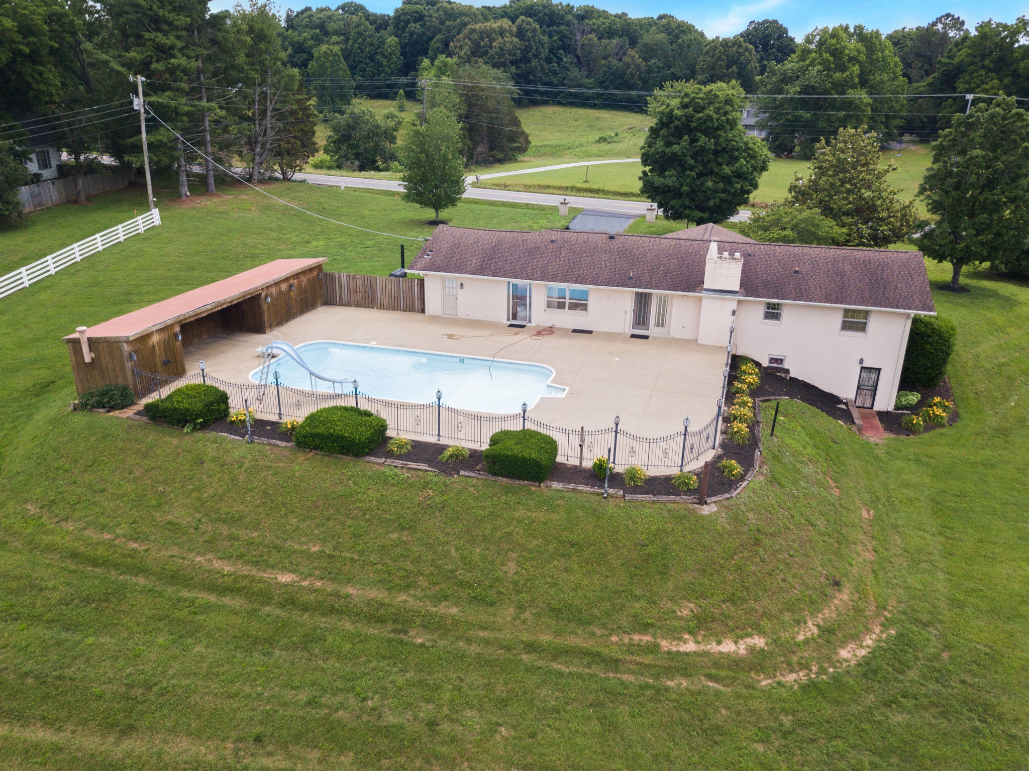 5528 Highway 76, E
