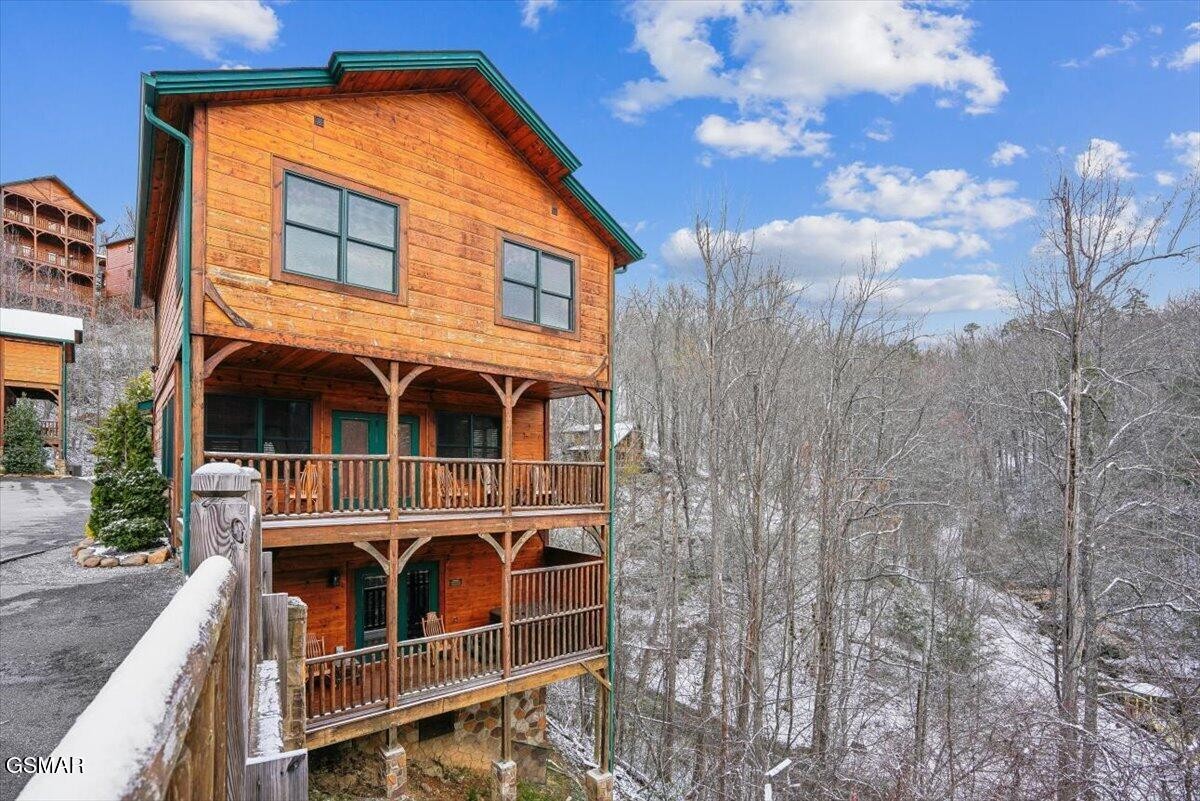 889 Great Smoky Way