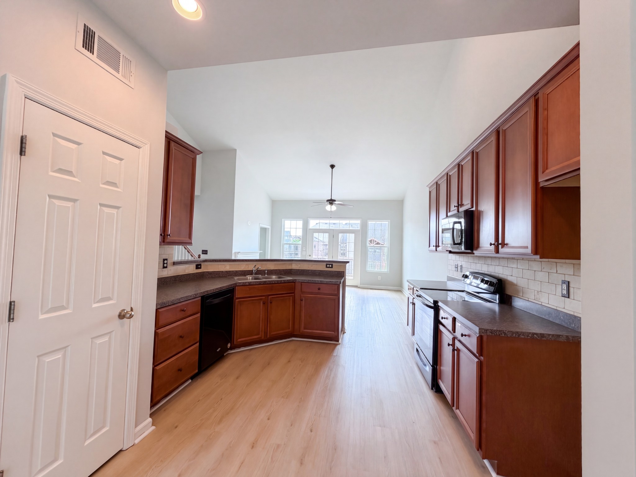 2404 Trivaca Ln