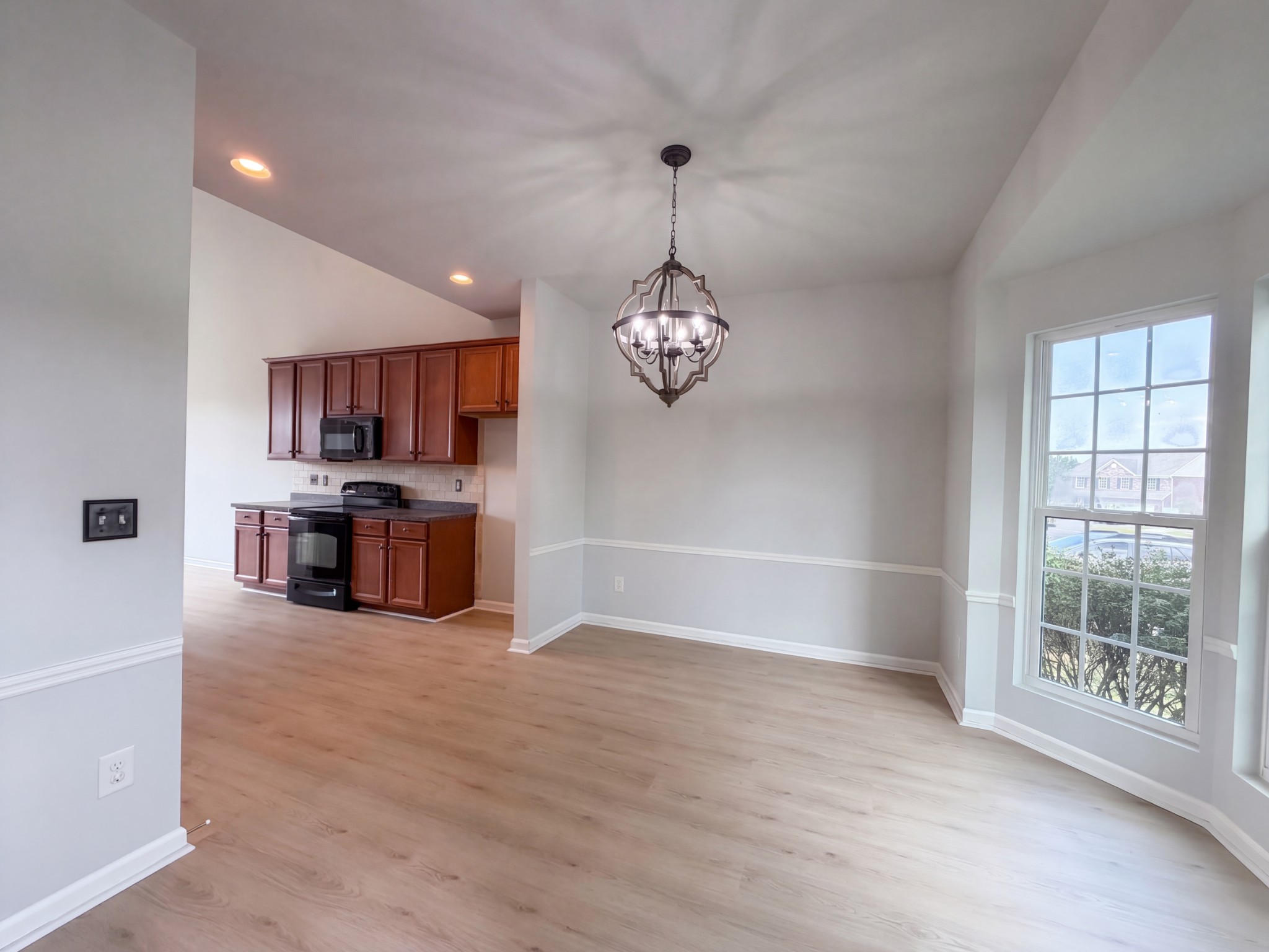2404 Trivaca Ln