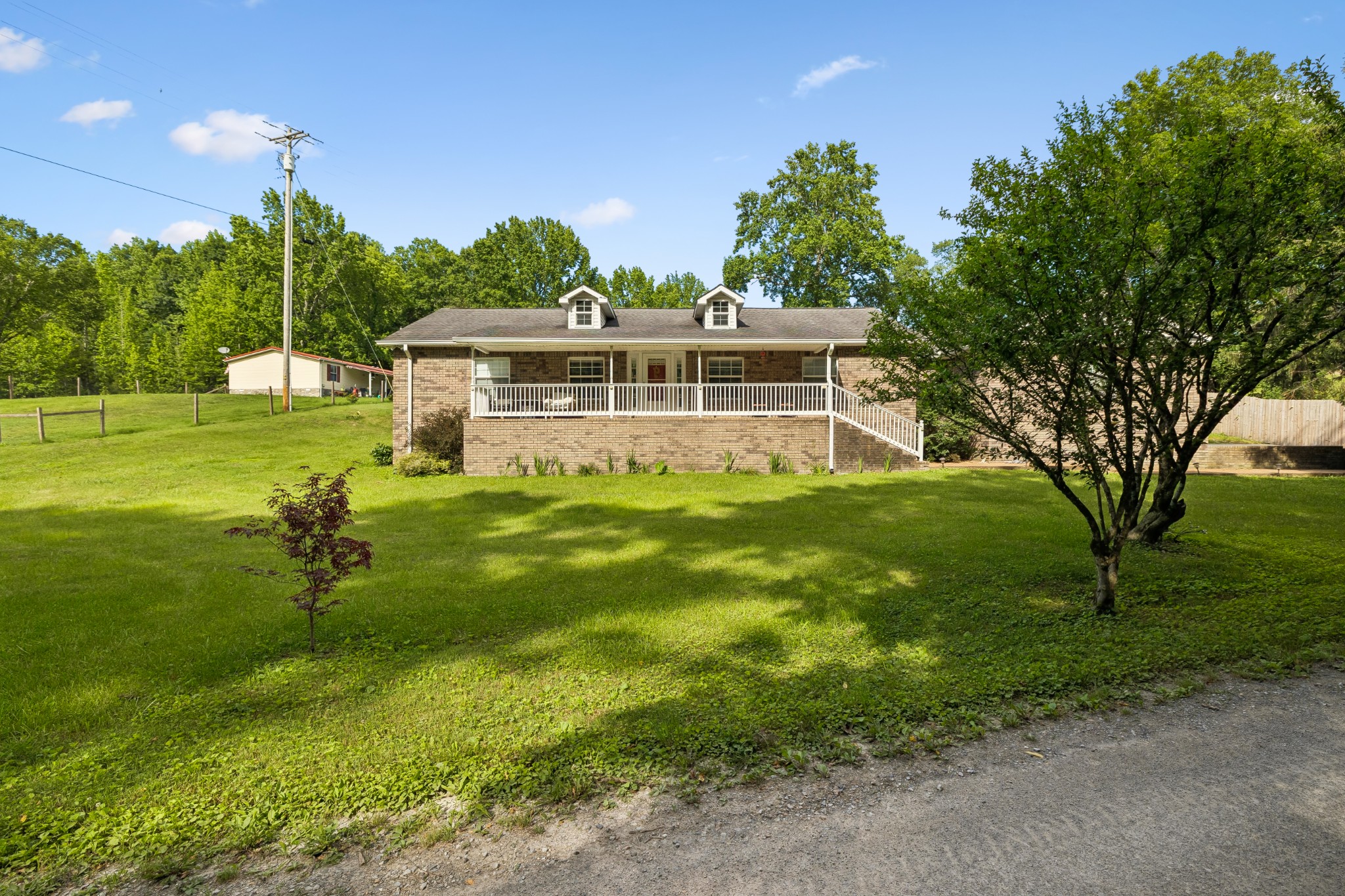 698 Tooley Branch Rd