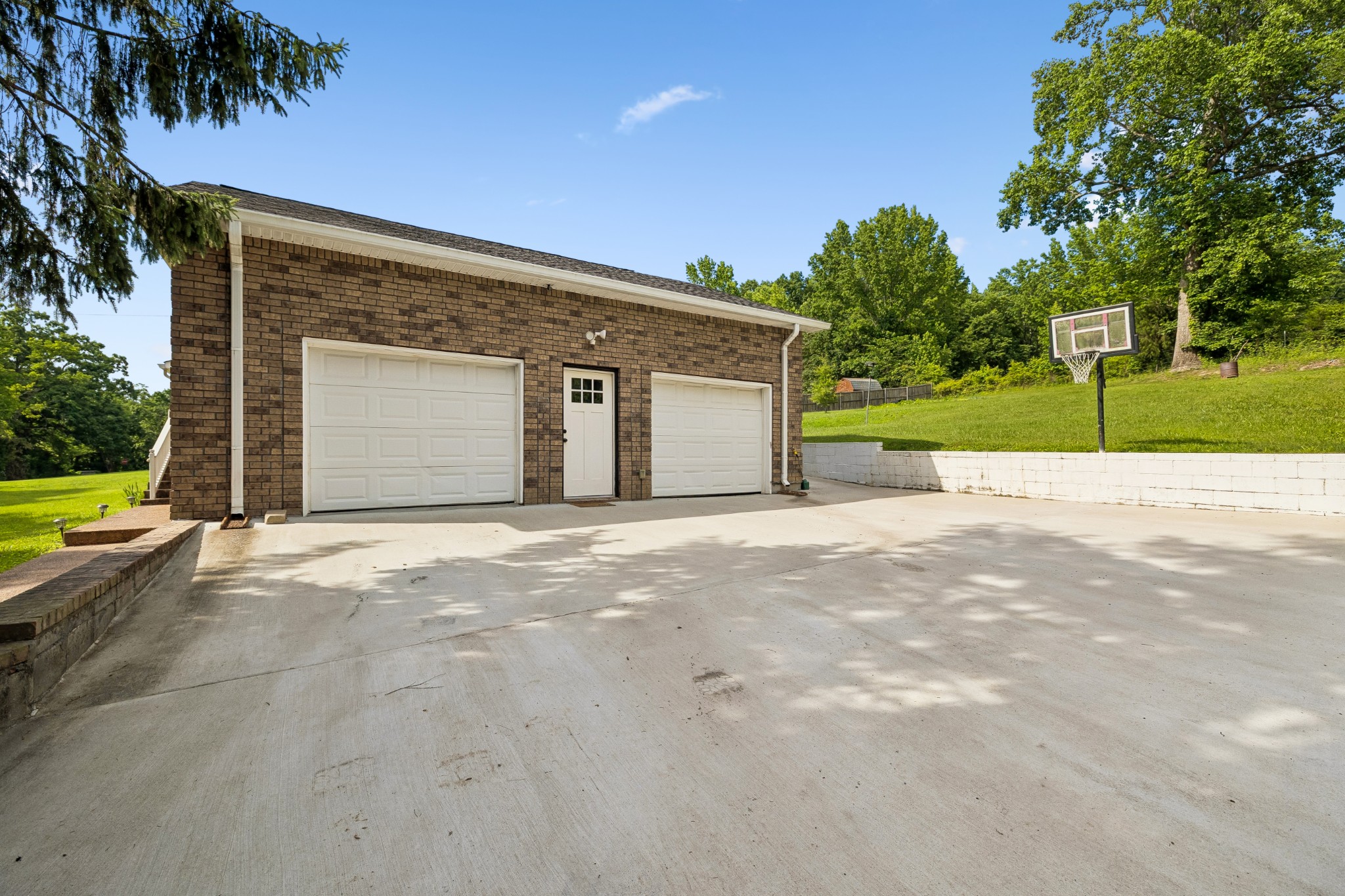 698 Tooley Branch Rd