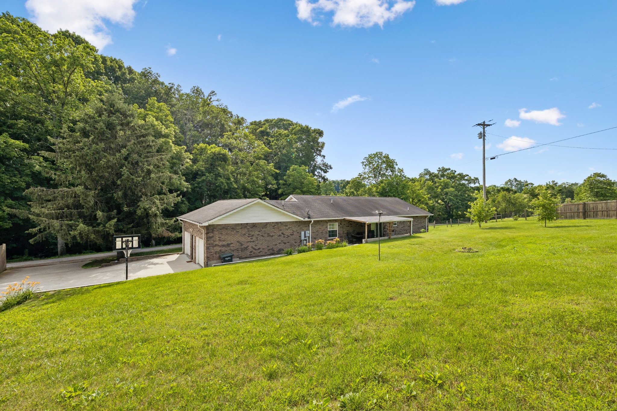 698 Tooley Branch Rd