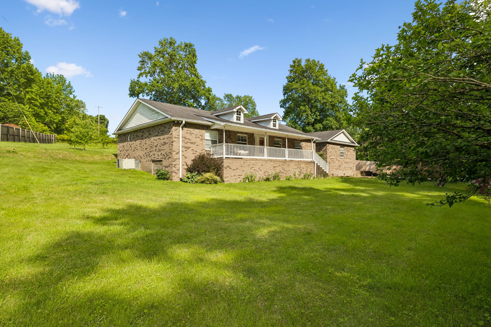 698 Tooley Branch Rd
