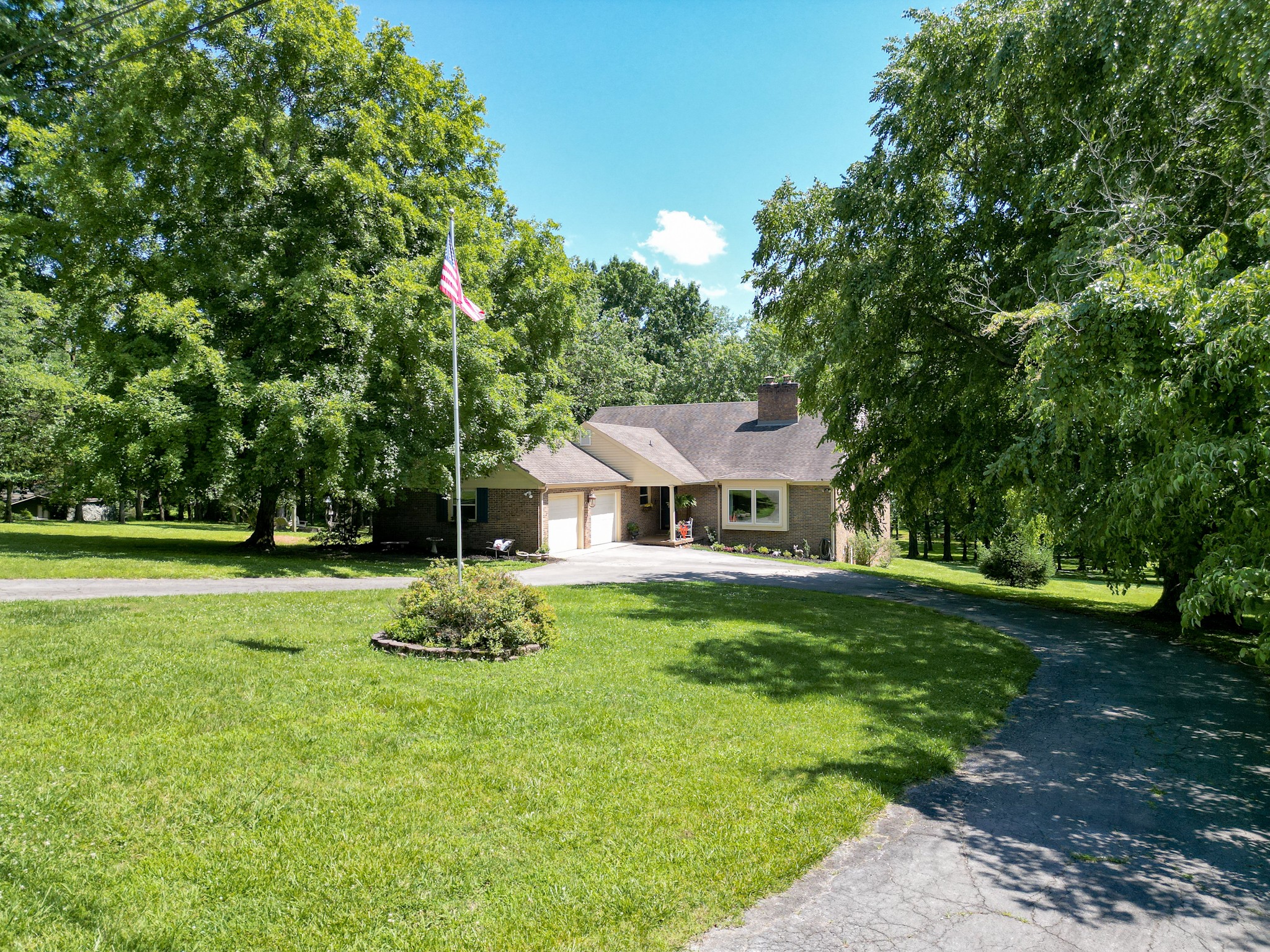 2403 Hidden Lake Cir