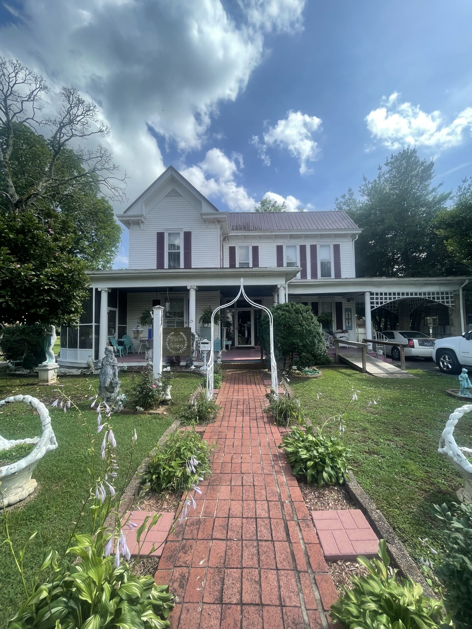 213 Pulaski St