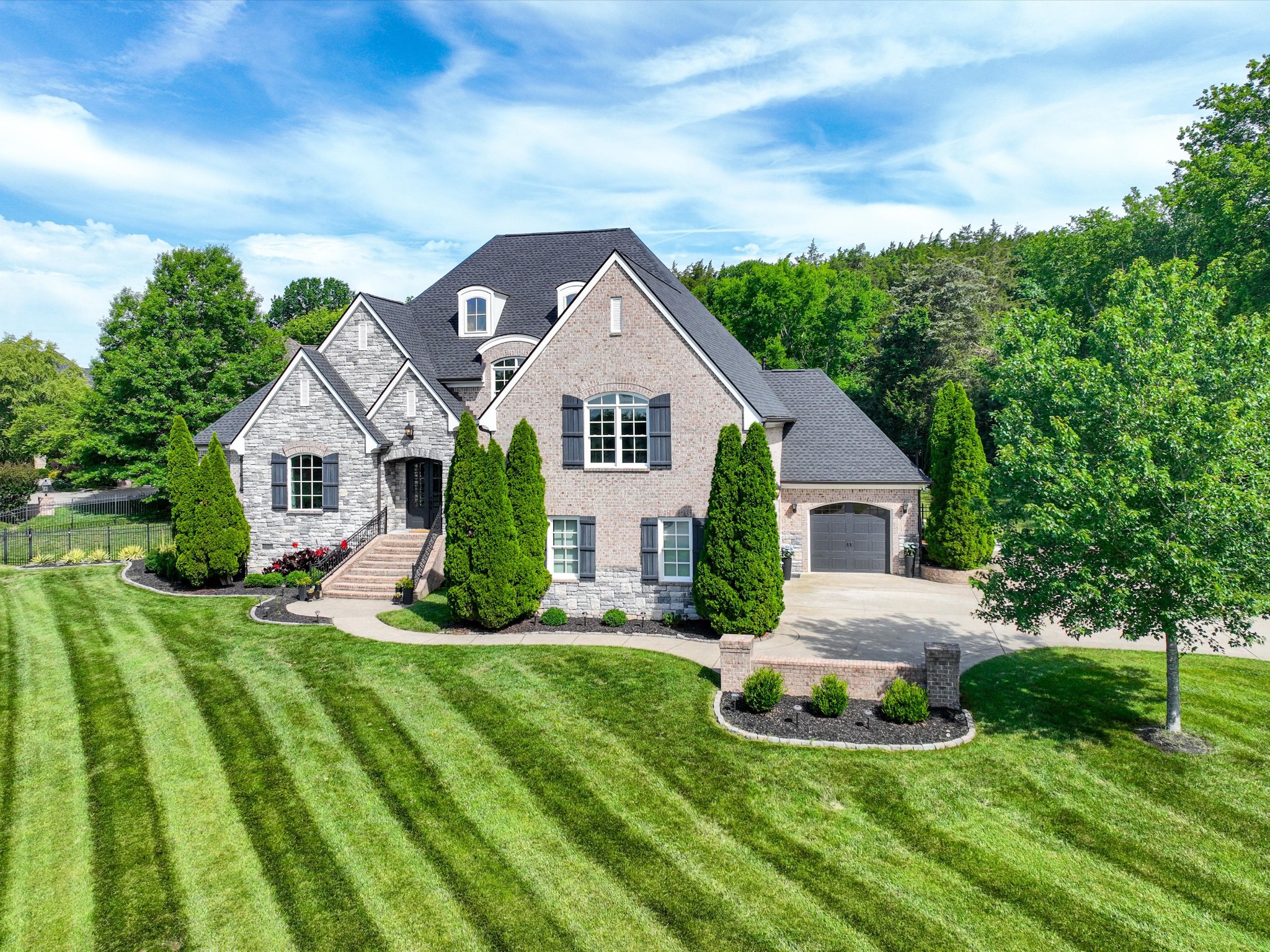 2505 Grey Cliff Ct