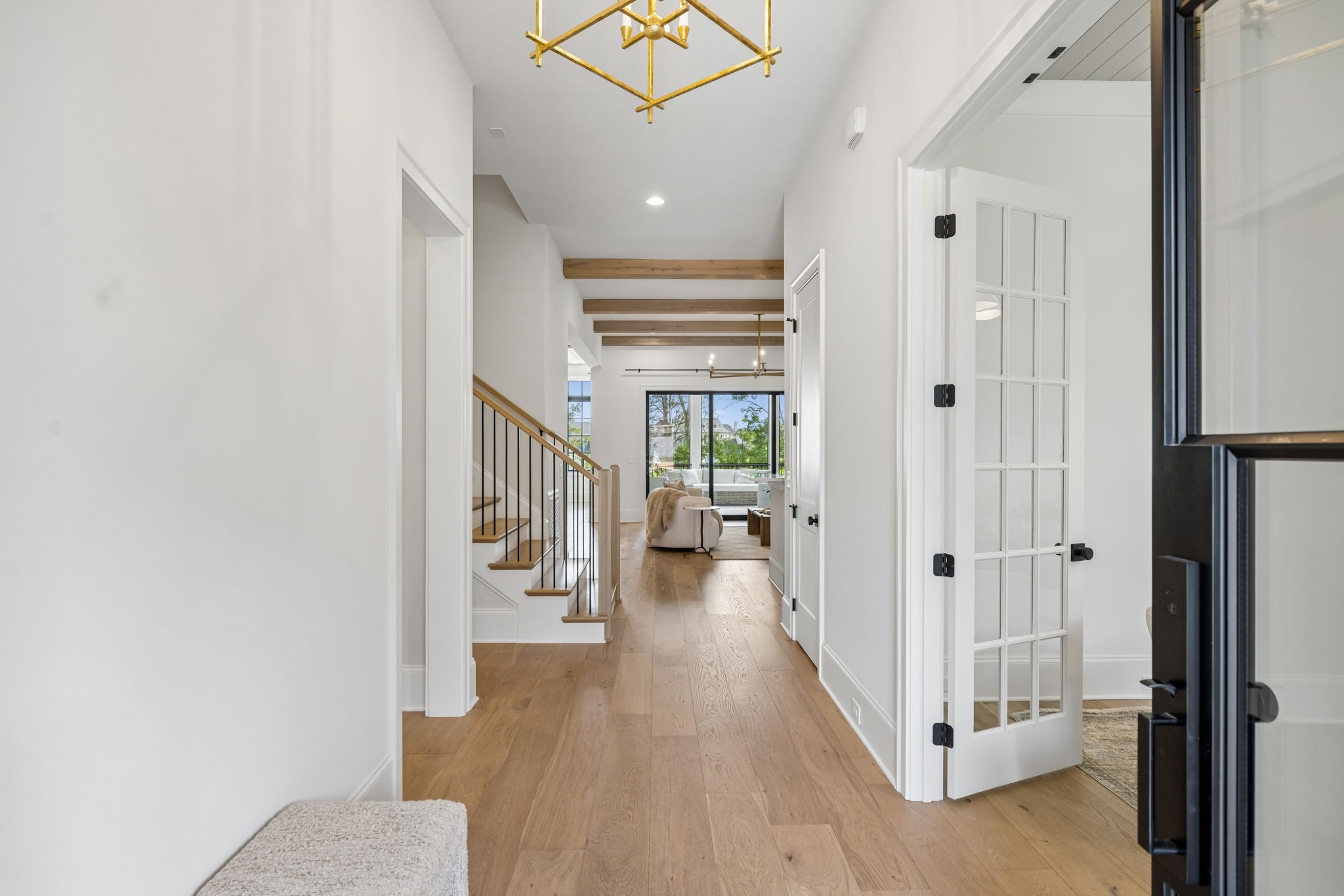 556 Bonaire Ln