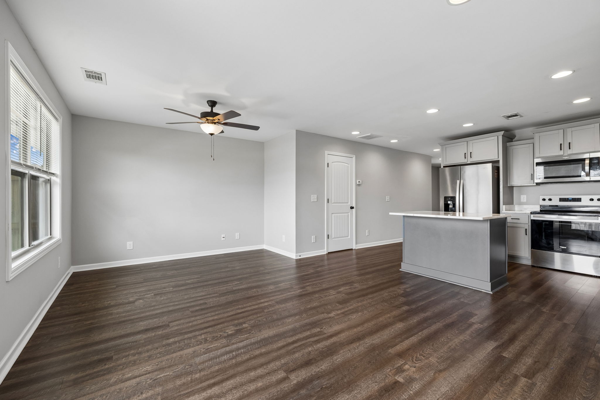 251 Signature Pl