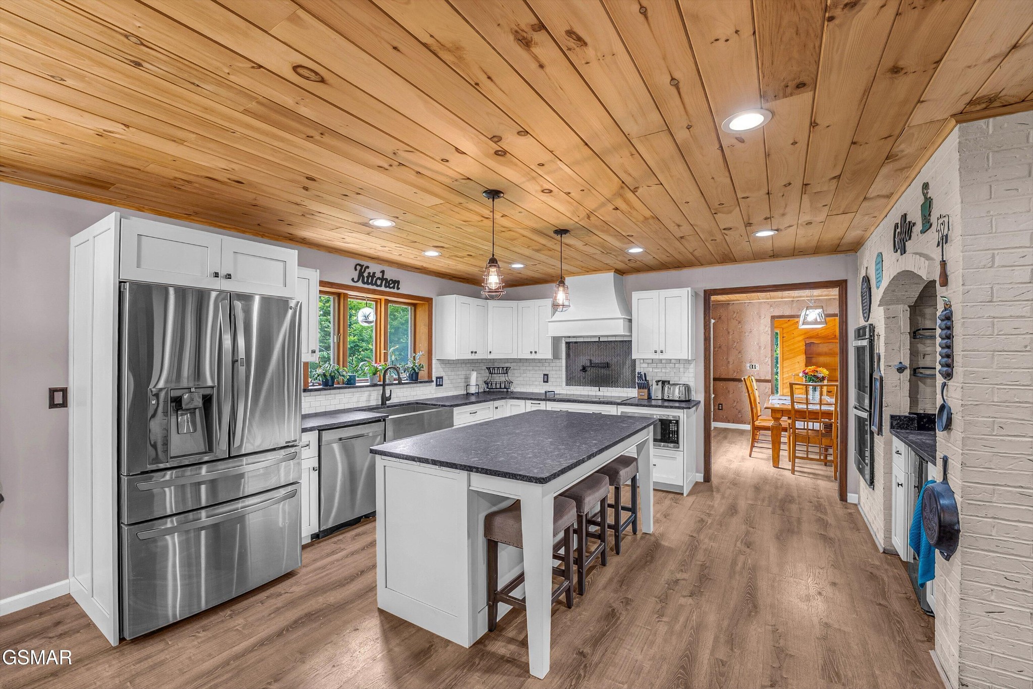 1131 Lindsey Drive